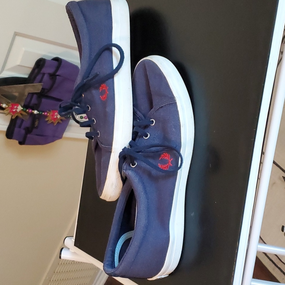 sz 8 Fred Perry navy sneakers